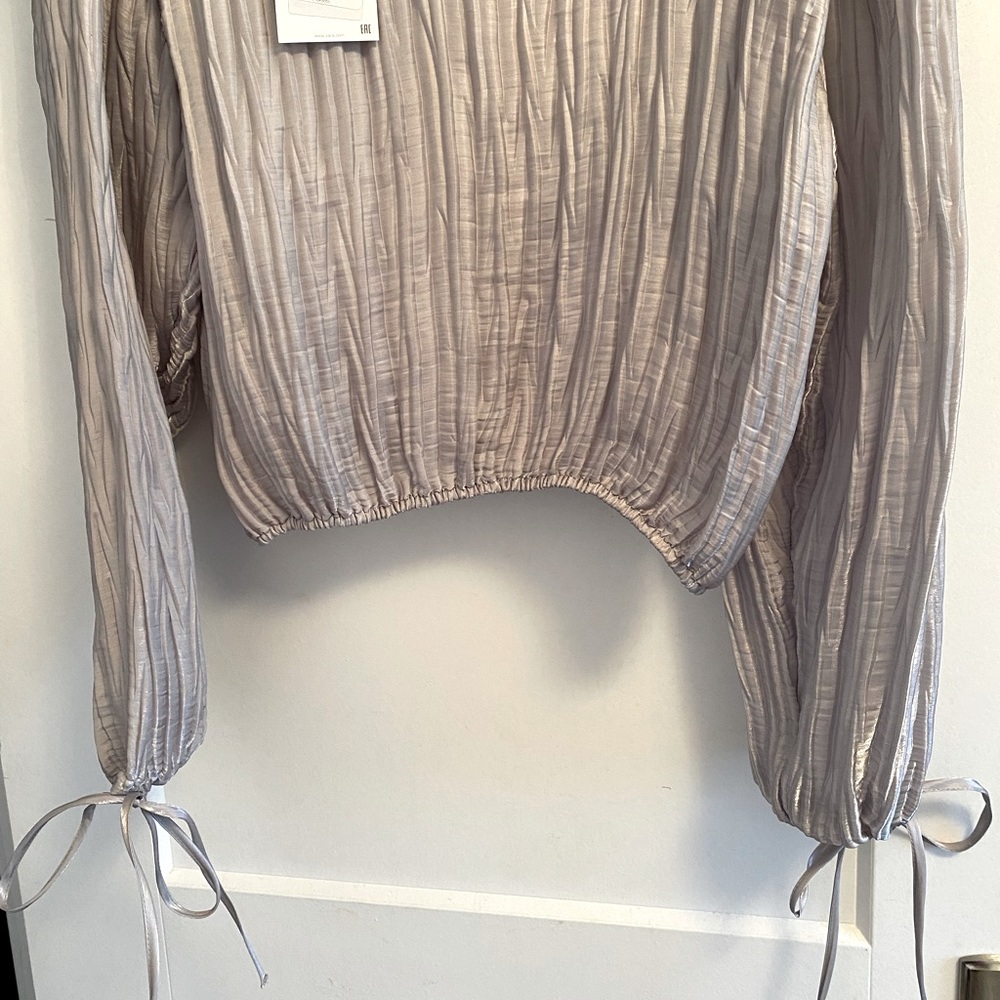 Metallic grey crop top-NWT